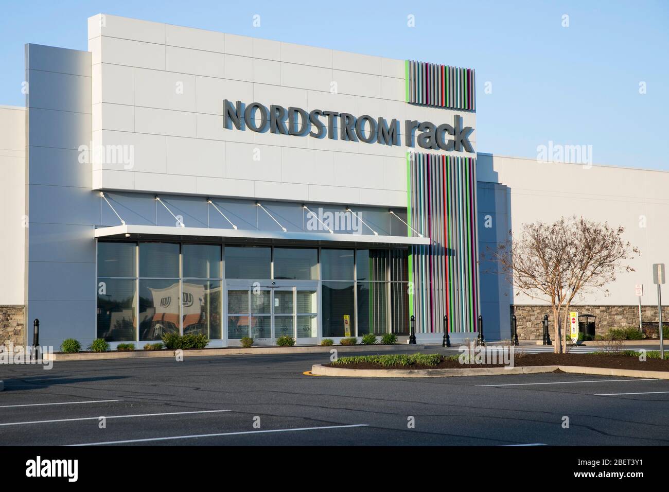 Nordstrom rack shopping hi-res stock photography and images - Alamy