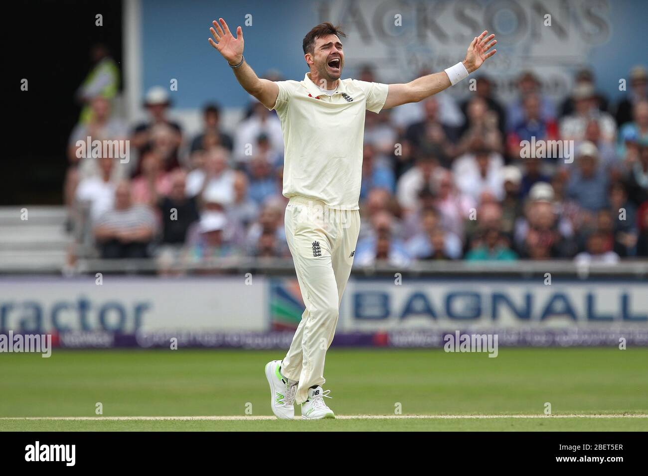 LEEDS, UK - JUNE 3rd James Anderson of England during the third day of the Second Nat West Test match between England and Pakistan at Headingley Cricket Ground, Leeds on Sunday 3rd June 2018. (Credit: Mark Fletcher | MI News) Stock Photo