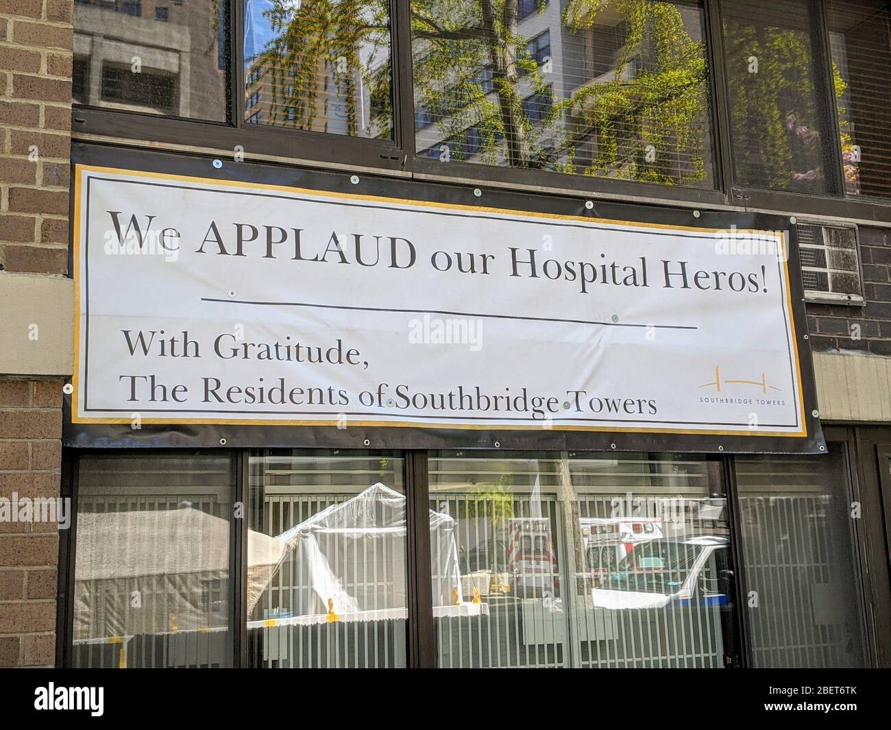 Sign across from New York Presbyterian Hospital thanking hospital workers fighting the coronavirus pandemic in Lower Manhattan. Stock Photo