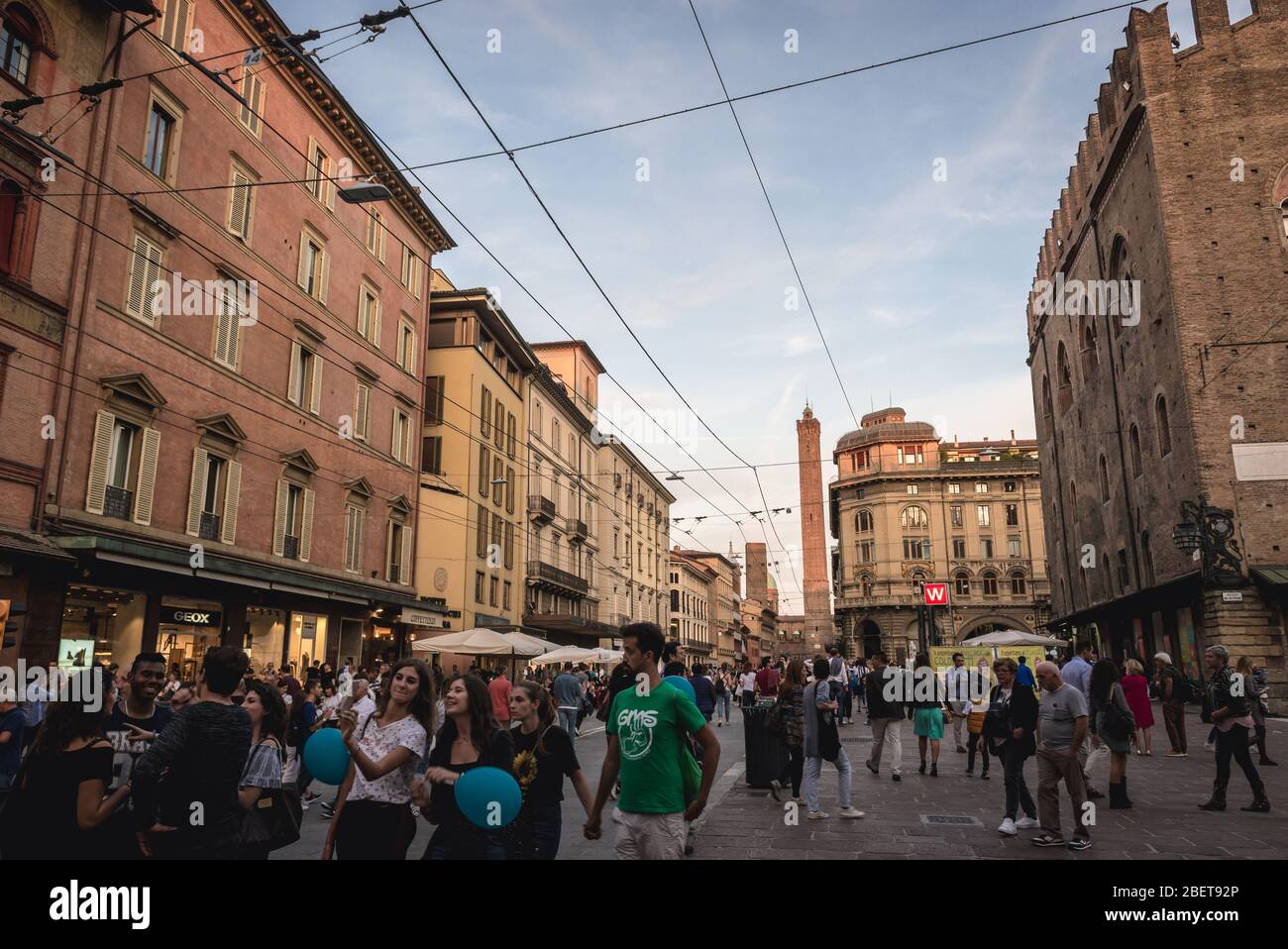 Bologna italy crowd hi-res stock photography and images - Alamy