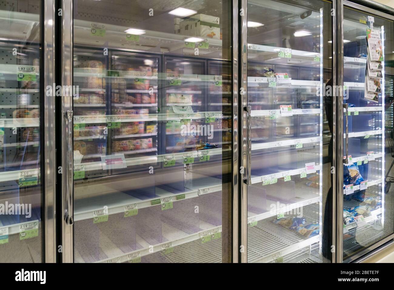 Atlanta Ga Usa 04 02 20 Empty Freezer Shelves At Publix Featuring Frozen Food Shortage Including Organic Vegetables Pizza And Junk Food During Stock Photo Alamy