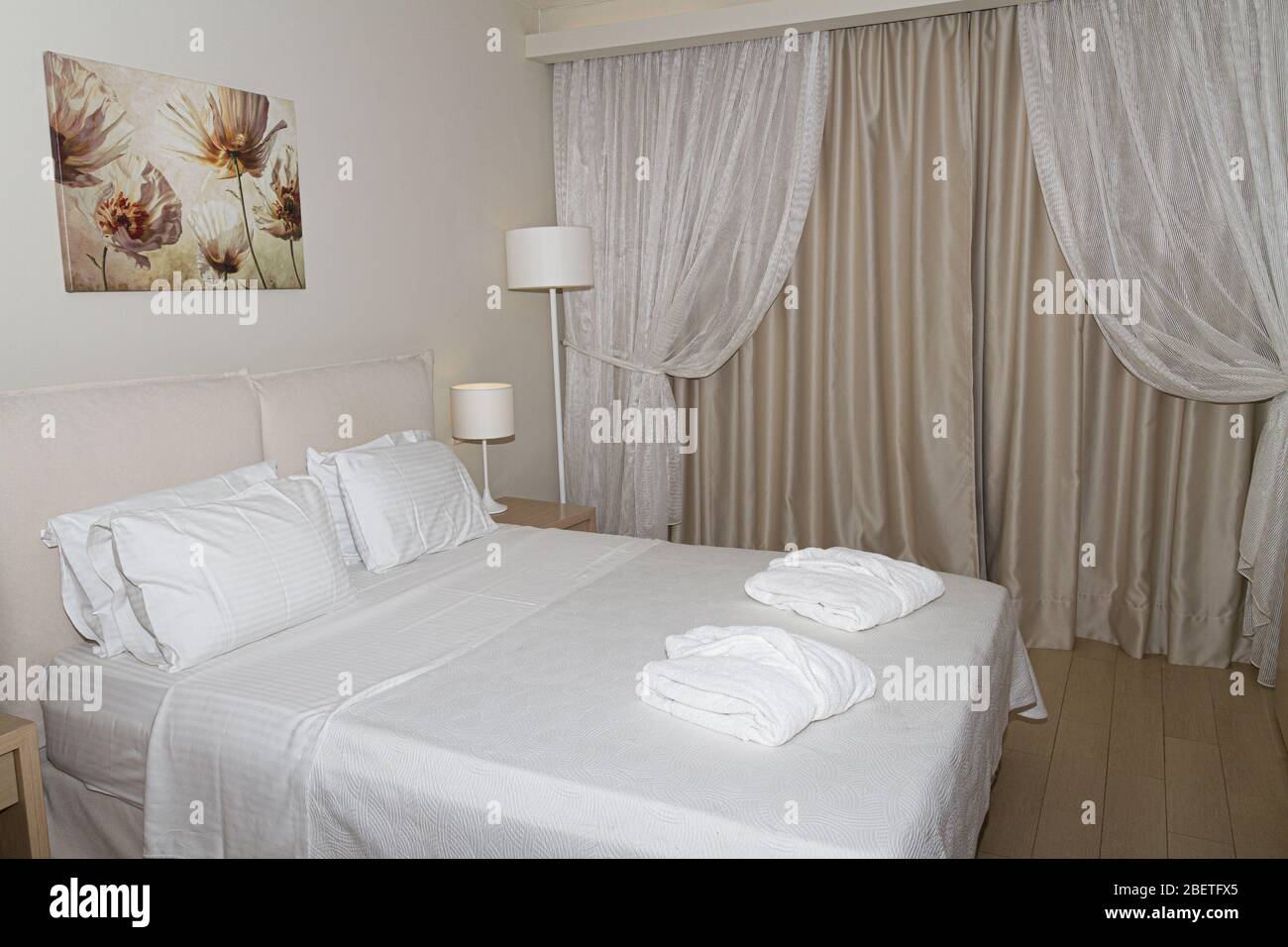 Elegant 5 star hotel or apartment luxury bathroom Stock Photo Alamy