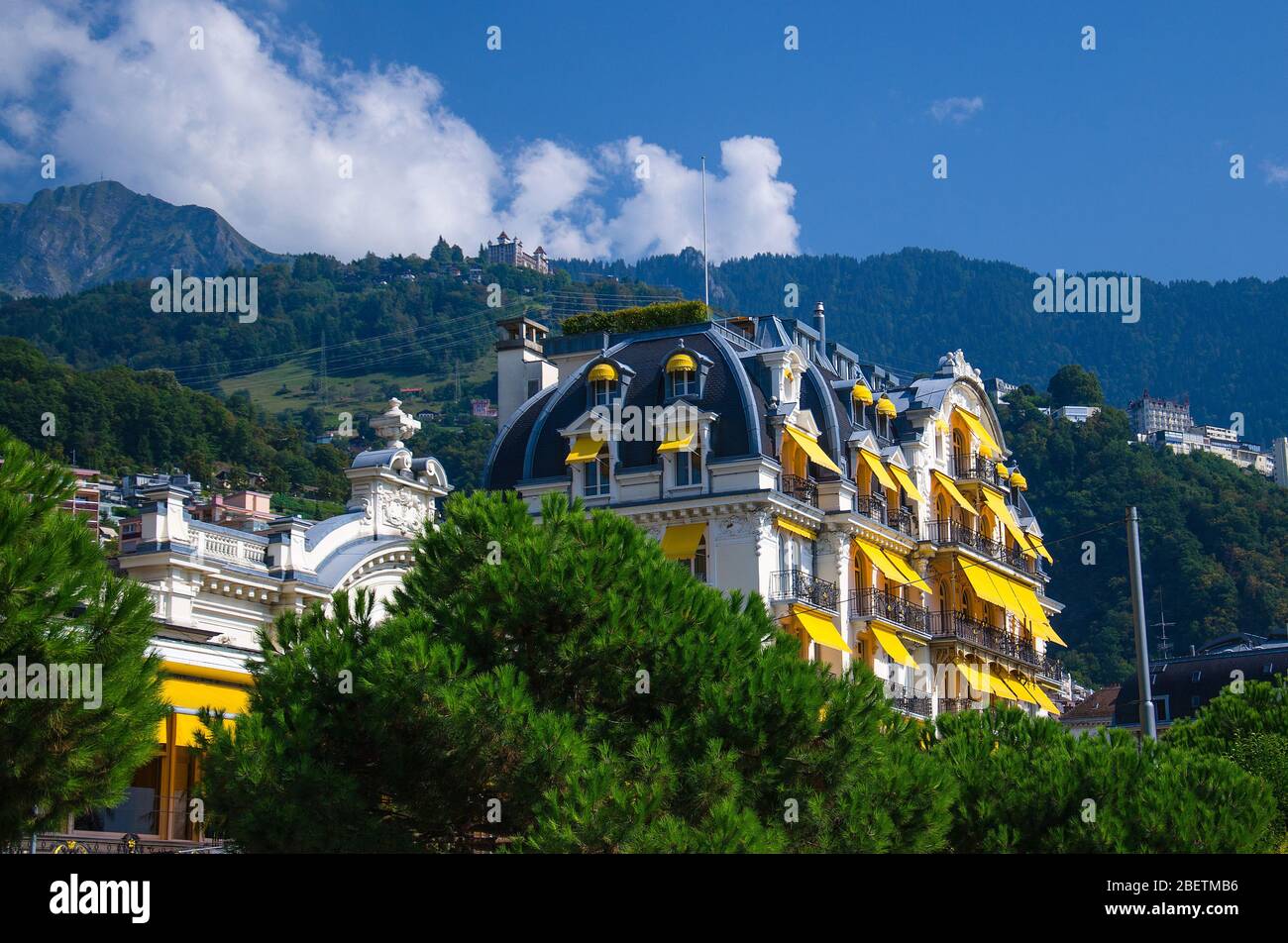 Yellow awnings hi-res stock photography and images - Alamy