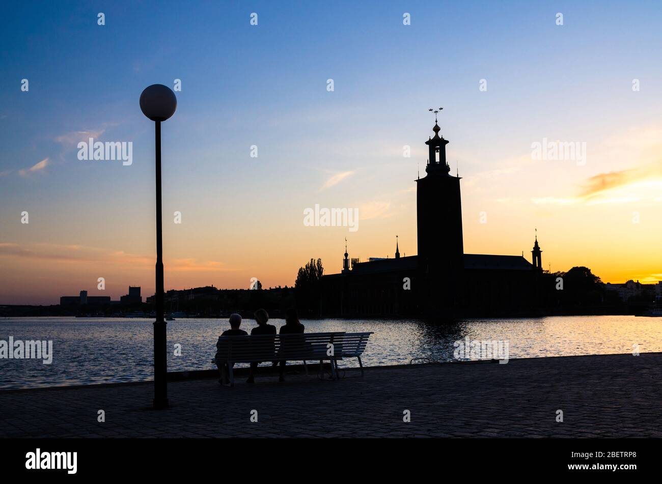 Women skyline silhouette hi-res stock photography and images - Alamy