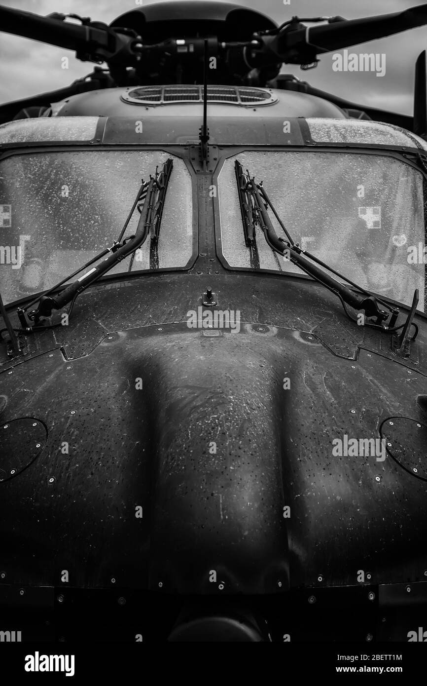 Sikorsky black hawk helicopter Black and White Stock Photos & Images ...