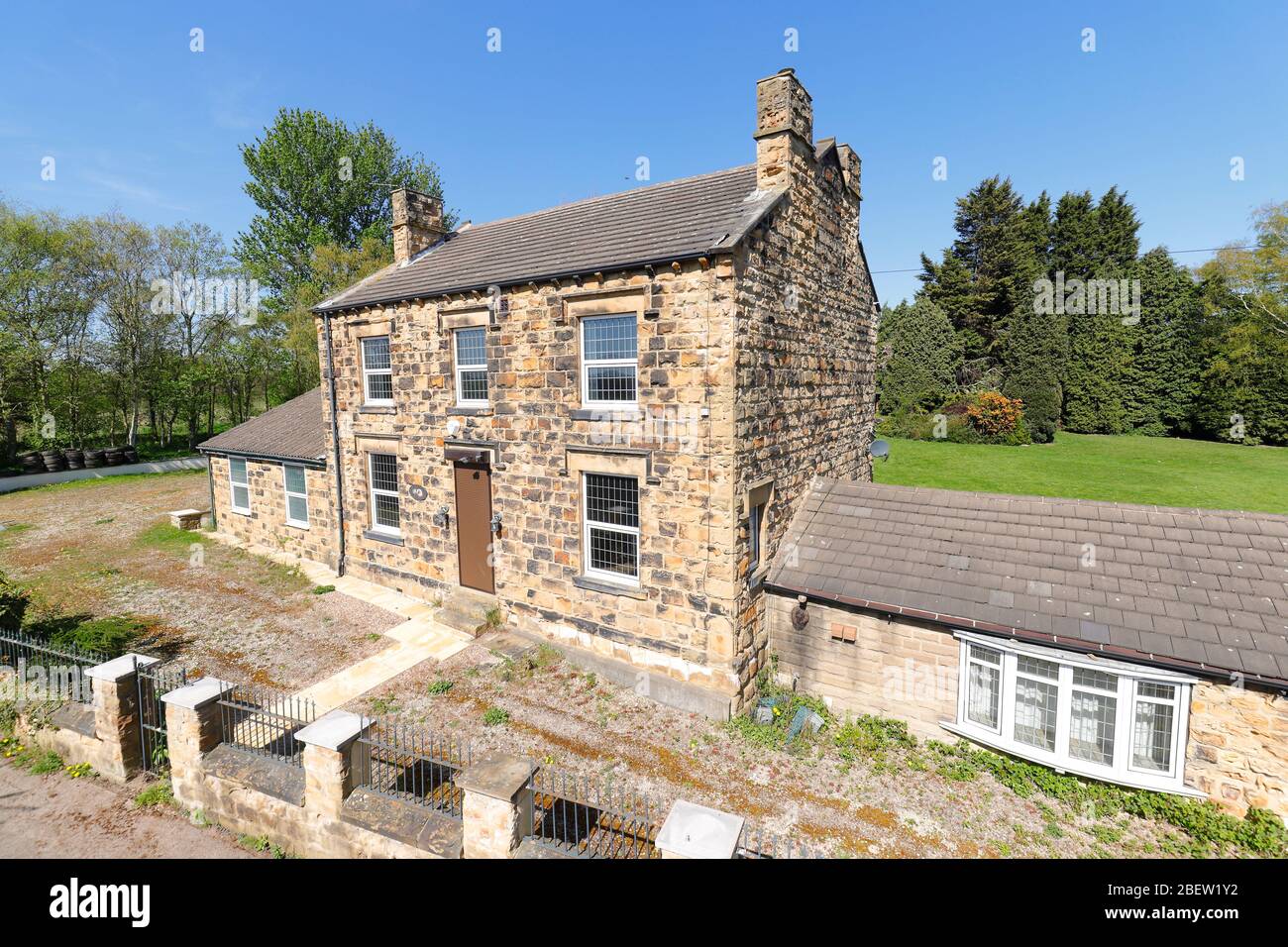 The Smithy is a 5 bedroom house on Jinny Moor Lane in Swillington,Leeds