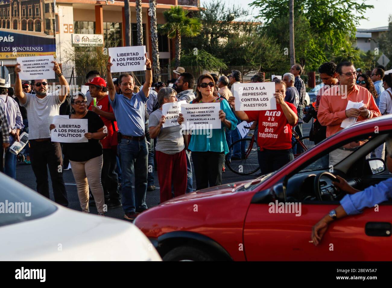 Oaxaca government hi res stock photography and images Page 3 Alamy