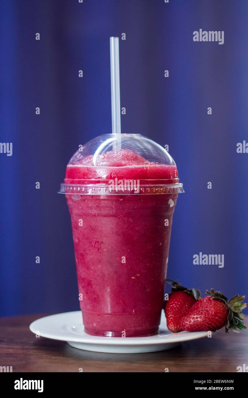 Con este calor se me antoja un raspado Stock Photo