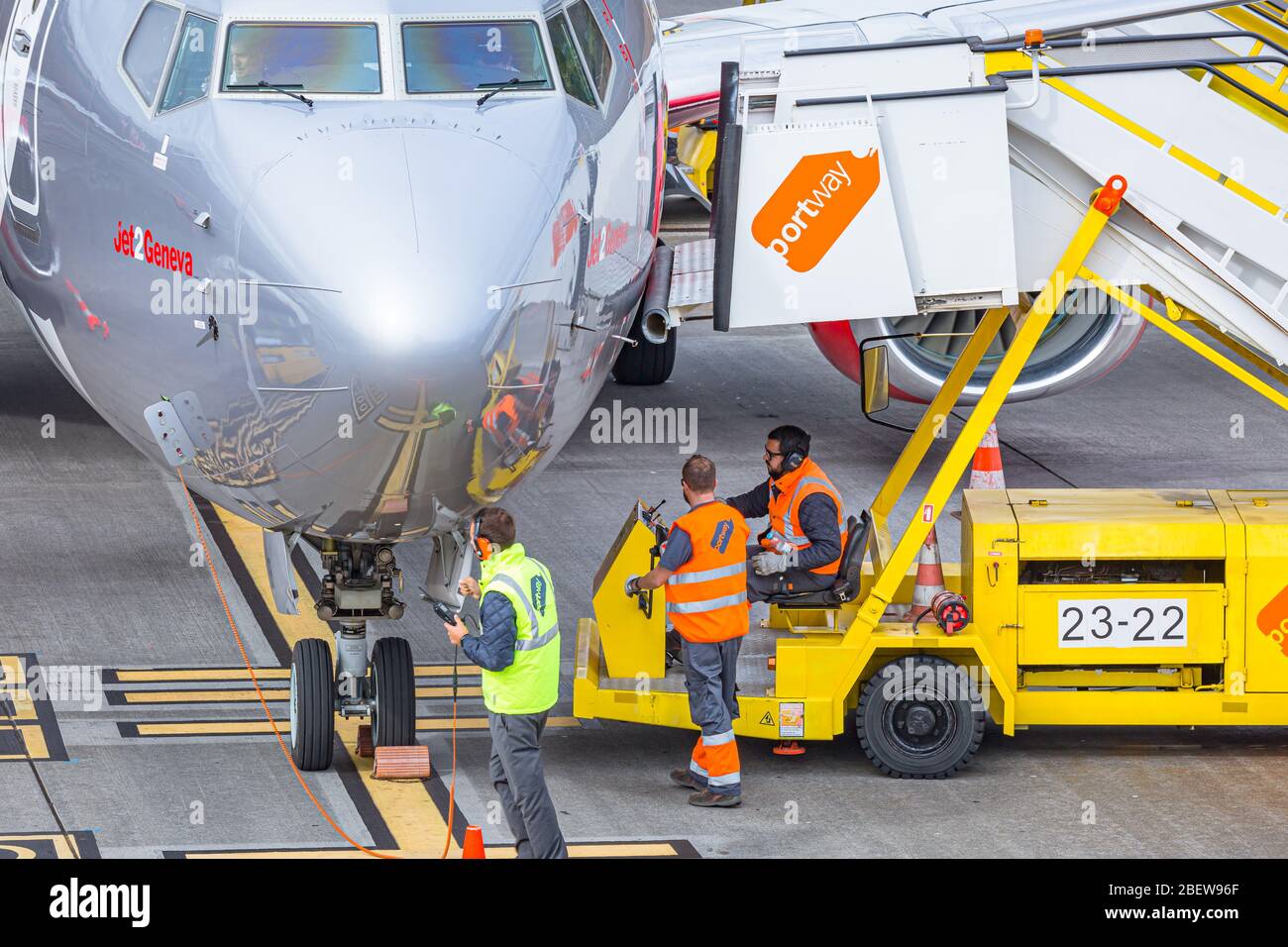 Portway Handling de Portugal S.A. ground crew prepares Jet2 Boeing 737-800 (G-JZBB) for take off at Cristiano Ronaldo Madeira International Airport Stock Photo
