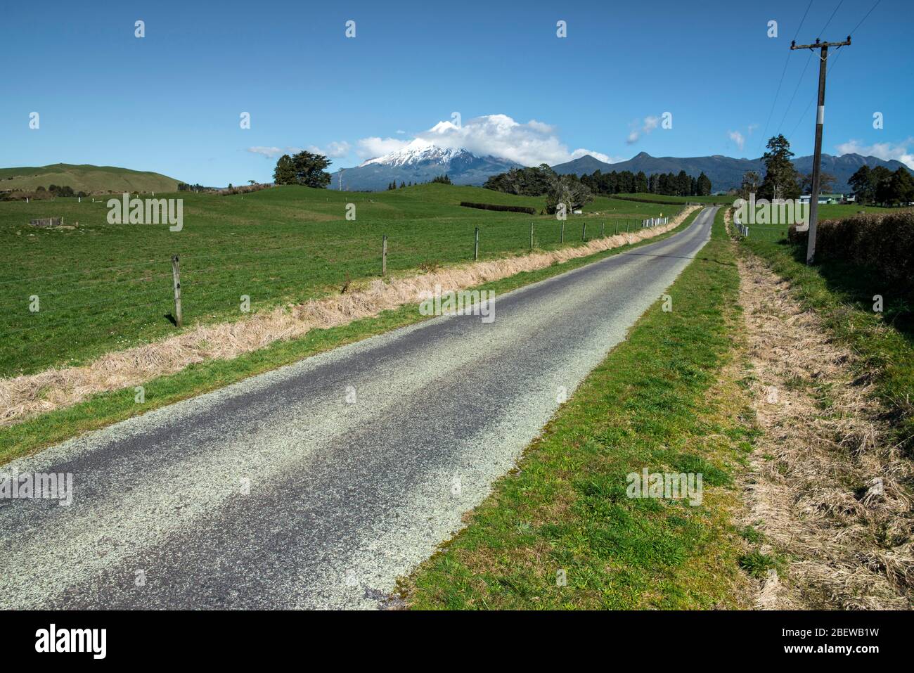 Mount taranaki farm hires stock photography and images Alamy