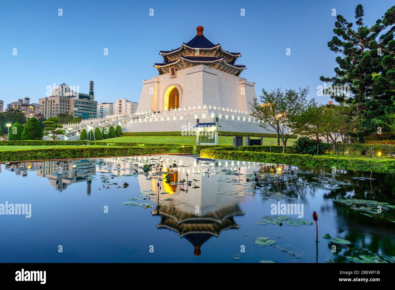 Chiang Kai-shek Memorial Hall in Taipei, taiwan. the translation of the chinese characters is 'chiang kai chek memorial hall' Stock Photo