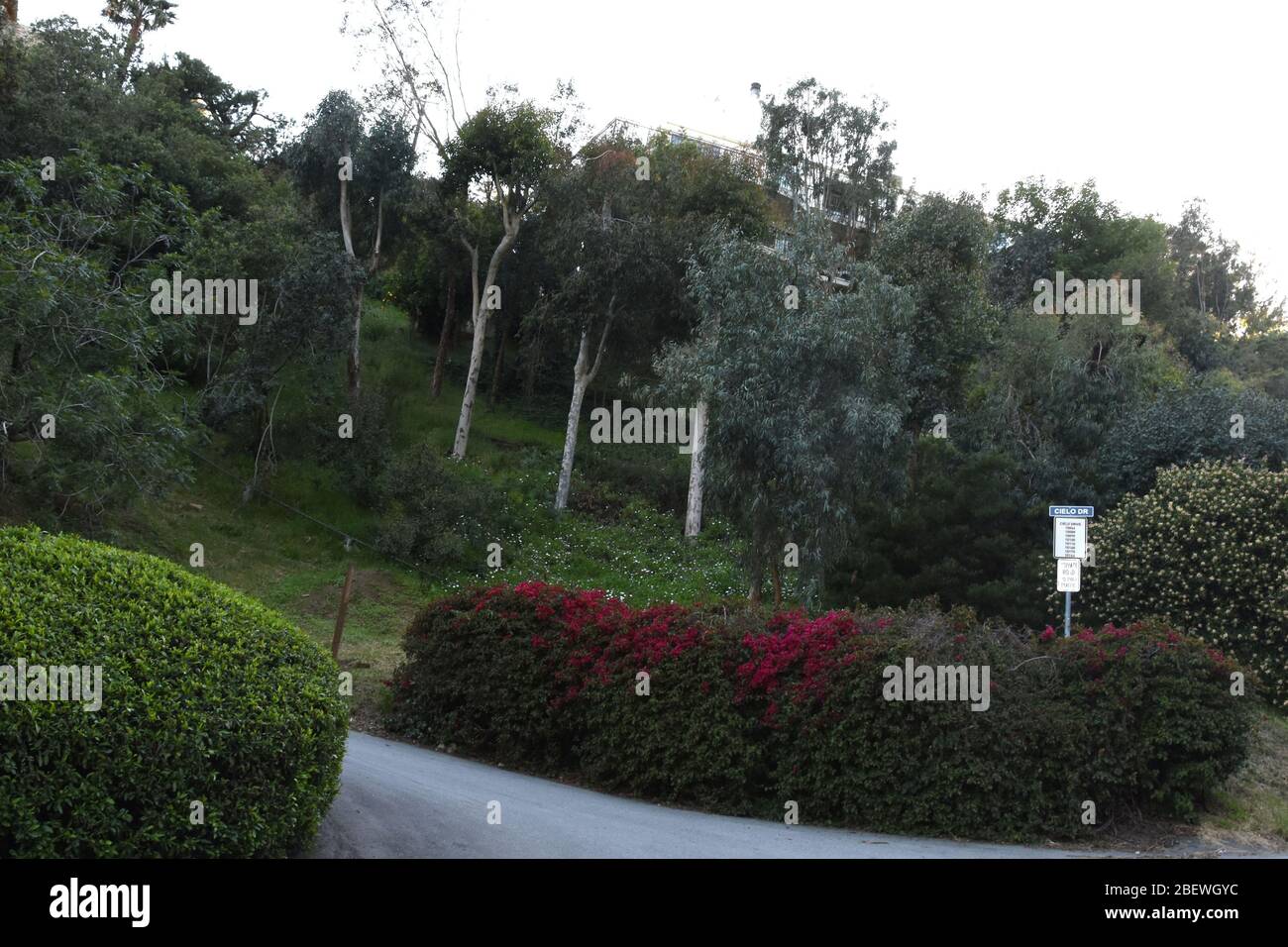Beverly Hills, California, USA 15th April 2020 A general view of atmosphere of Cielo Drive where Shaton Tate Lived and Mansion Murders took place on 10050 Cielo Drive in Beverly Hills, California, USA. Photo by Barry King/Alamy Stock Photo Stock Photo