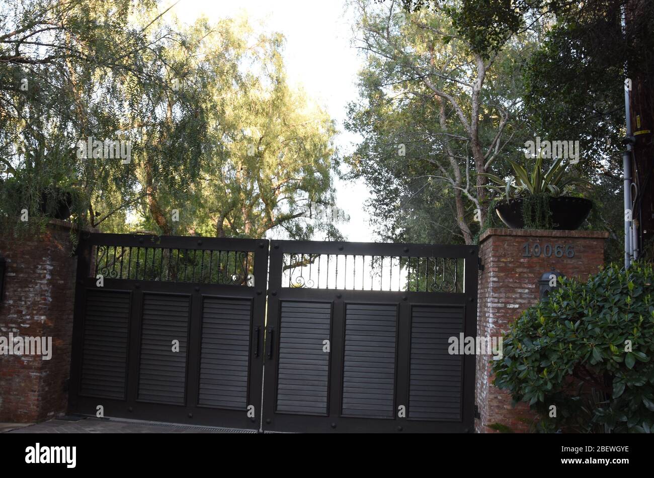 Beverly Hills, California, USA 15th April 2020 A general view of atmosphere of 10066 Cielo Drive where Shaton Tate Lived and Mansion Murders took place (formerly 10050 Cielo Drive) in Beverly Hills, California, USA. Photo by Barry King/Alamy Stock Photo Stock Photo