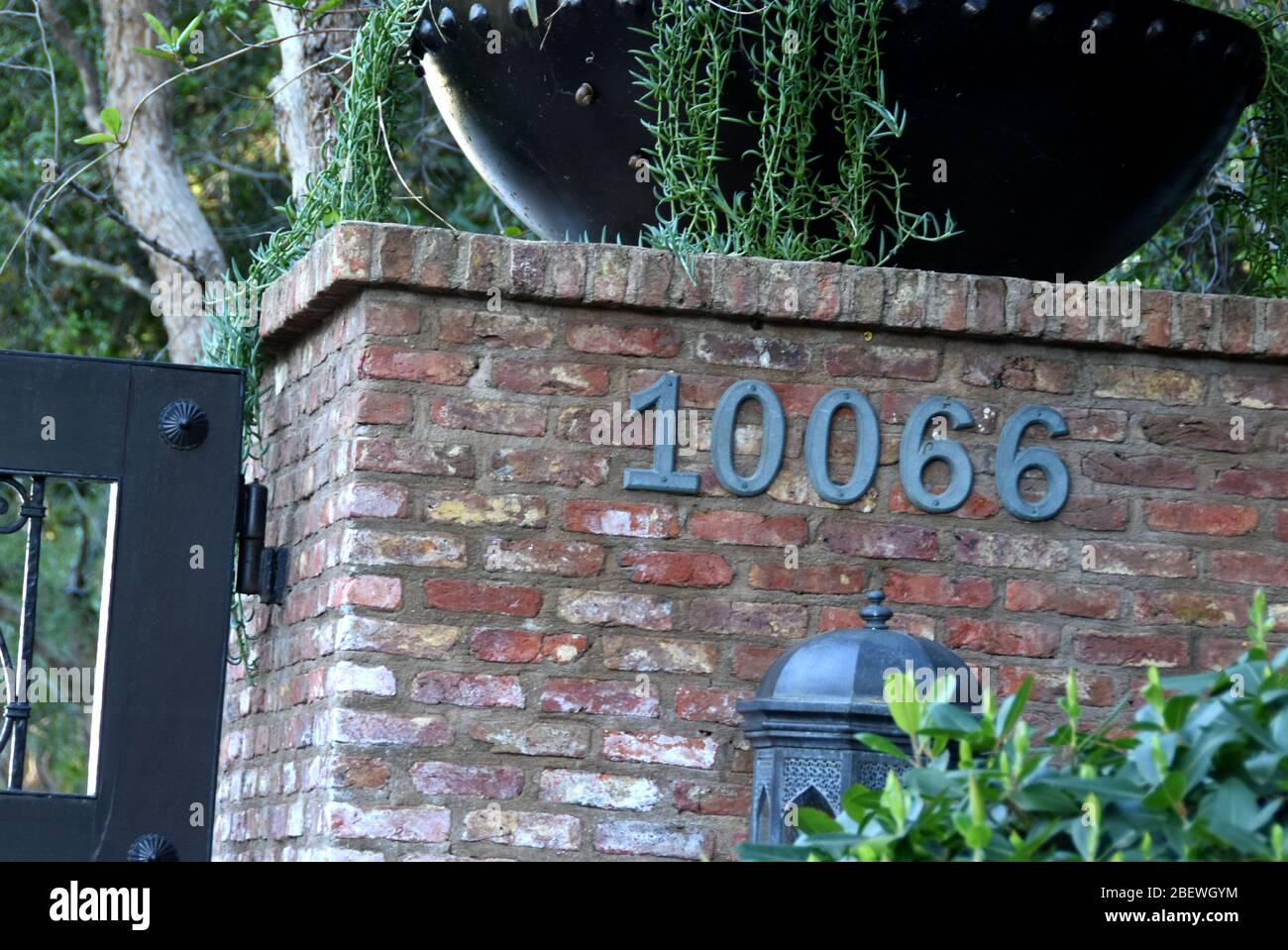 Beverly Hills, California, USA 15th April 2020 A general view of atmosphere of 10066 Cielo Drive where Shaton Tate Lived and Mansion Murders took place (formerly 10050 Cielo Drive) in Beverly Hills, California, USA. Photo by Barry King/Alamy Stock Photo Stock Photo