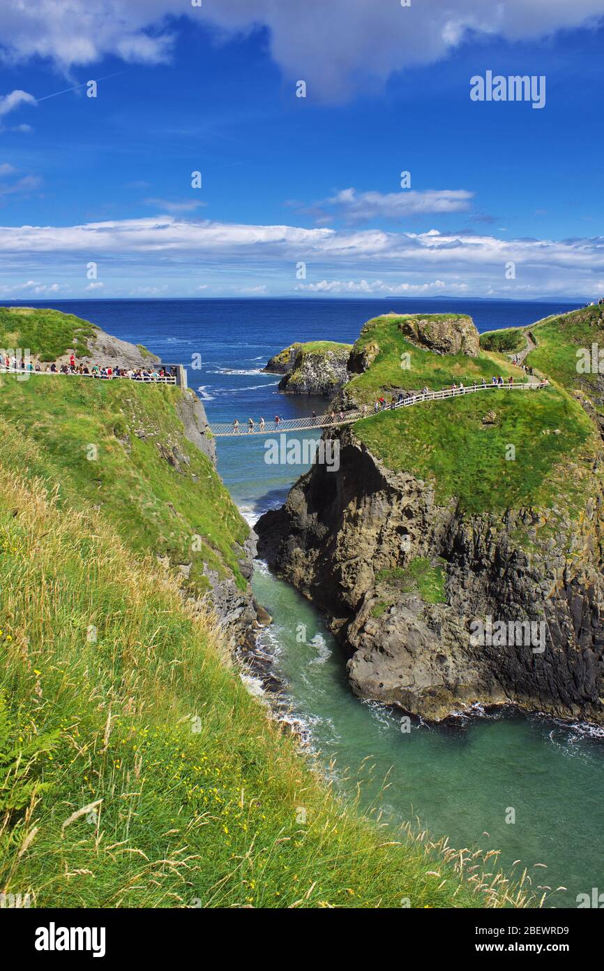 Ni Rope Bridge Carrick-a-Rede Rope Bridge, Northern Ireland, UK Stock Photo - Alamy