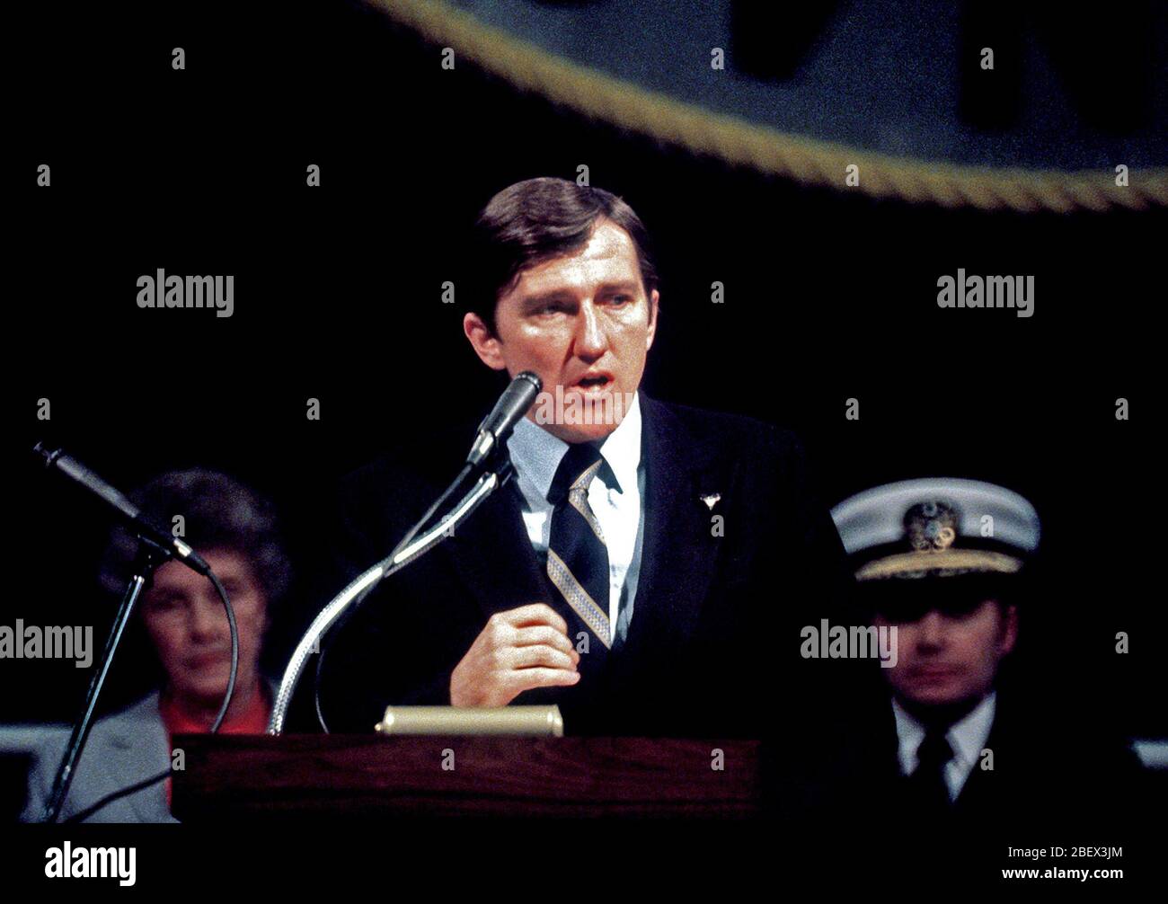 1982 - Secretary of the Navy John F. Lehman Jr. speaks during the commissioning ceremony for the nuclear-powered aircraft carrier USS CARL VINSON (CVN-70). Stock Photo