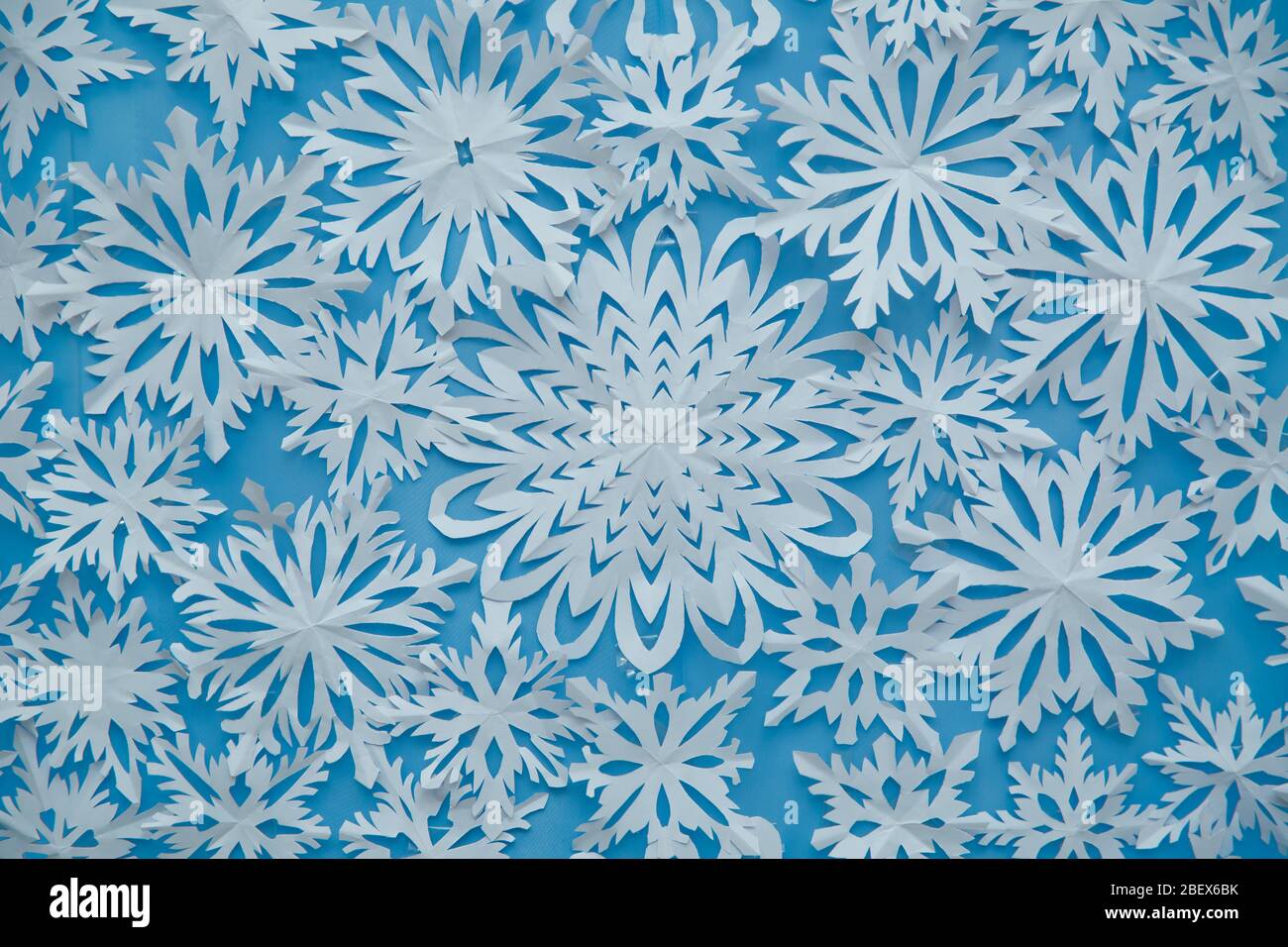 Featured image of post Wallpaper Light Blue Background With Snowflakes / Free vector background available in adobe illustrator eps & ai {version 10+} file formats.