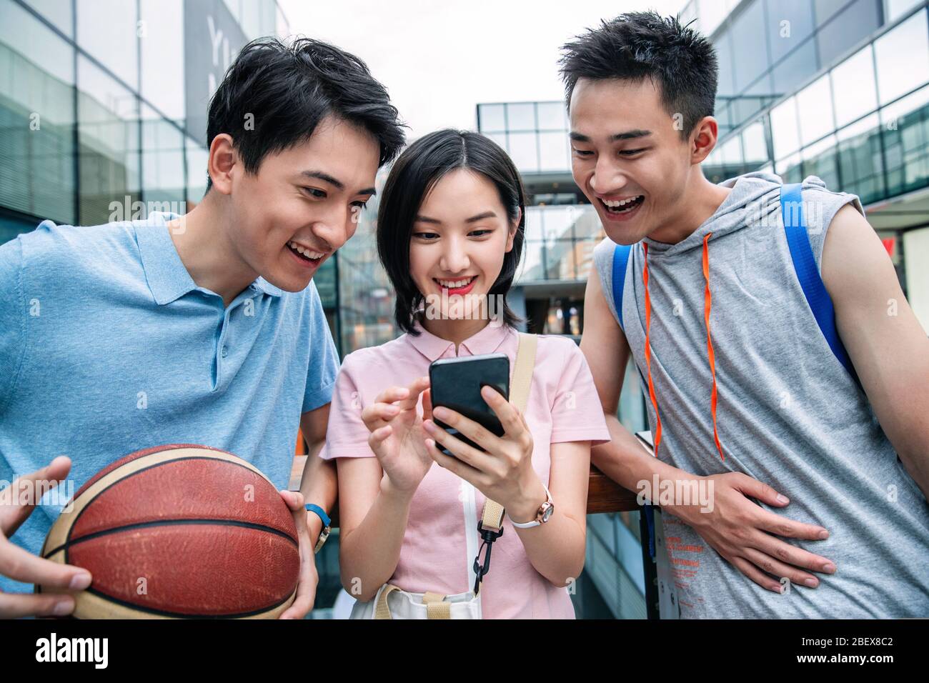 Three best female friends students hi-res stock photography and images ...