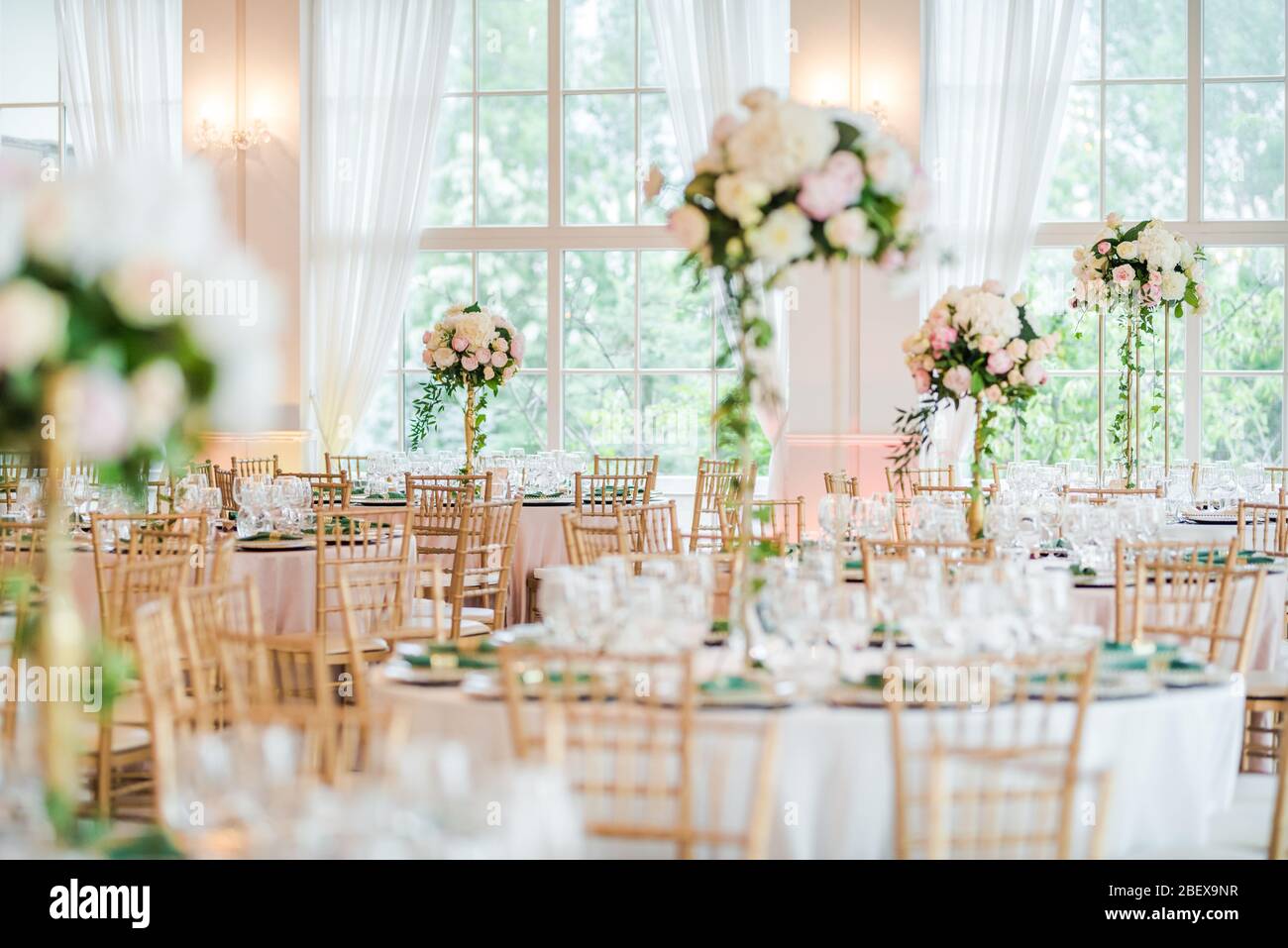 Luxury wedding table decoration. Special event table set up. Fresh flower  decoration Stock Photo - Alamy