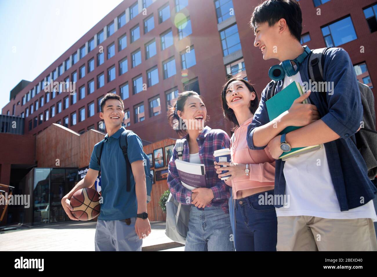 College students on campus Stock Photo - Alamy