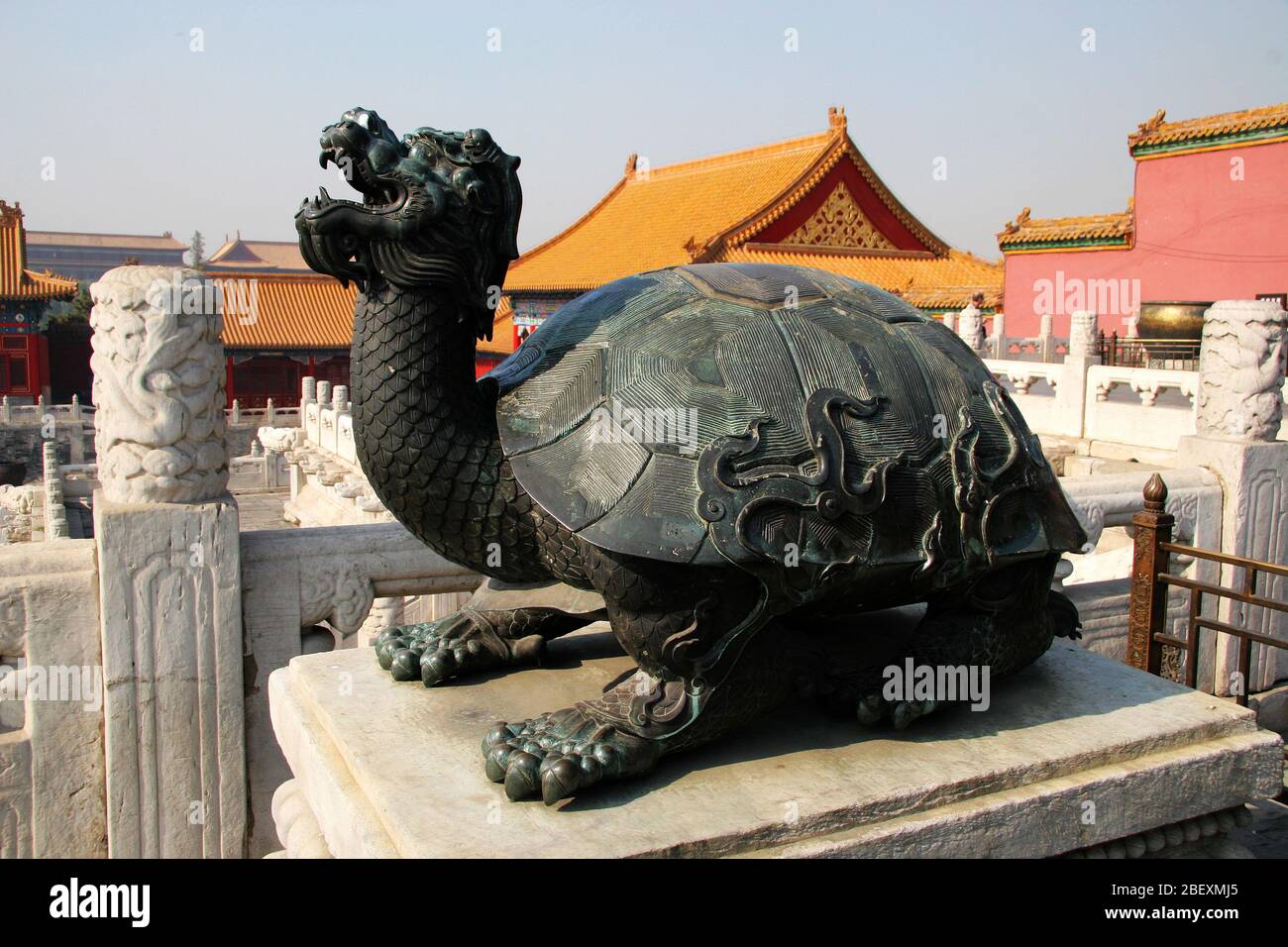 Bronze Turtle Sculpture Stock Photo - Alamy
