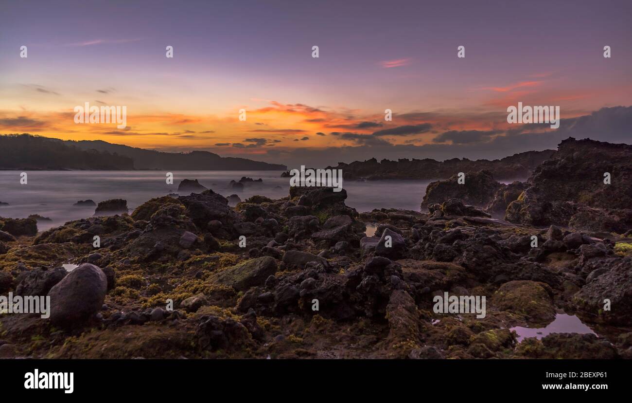 Banten Java Batu laut hi-res stock photography and images - Alamy