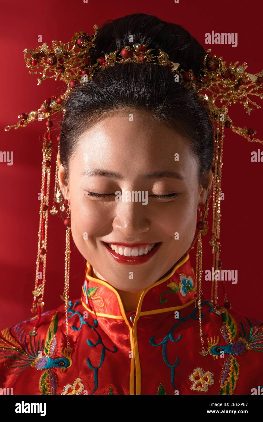 A beautiful Chinese bride features Stock Photo