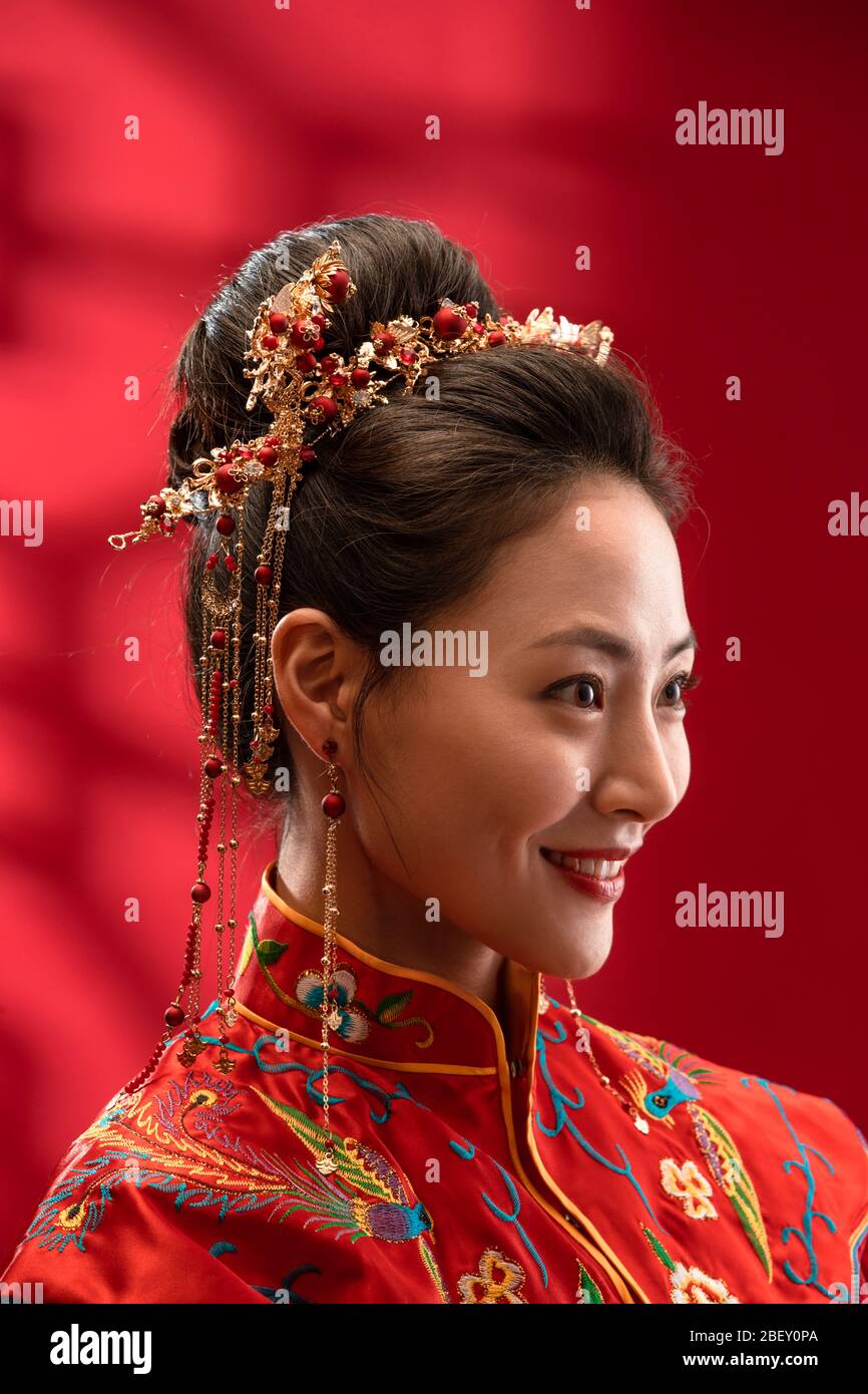A beautiful Chinese bride features Stock Photo