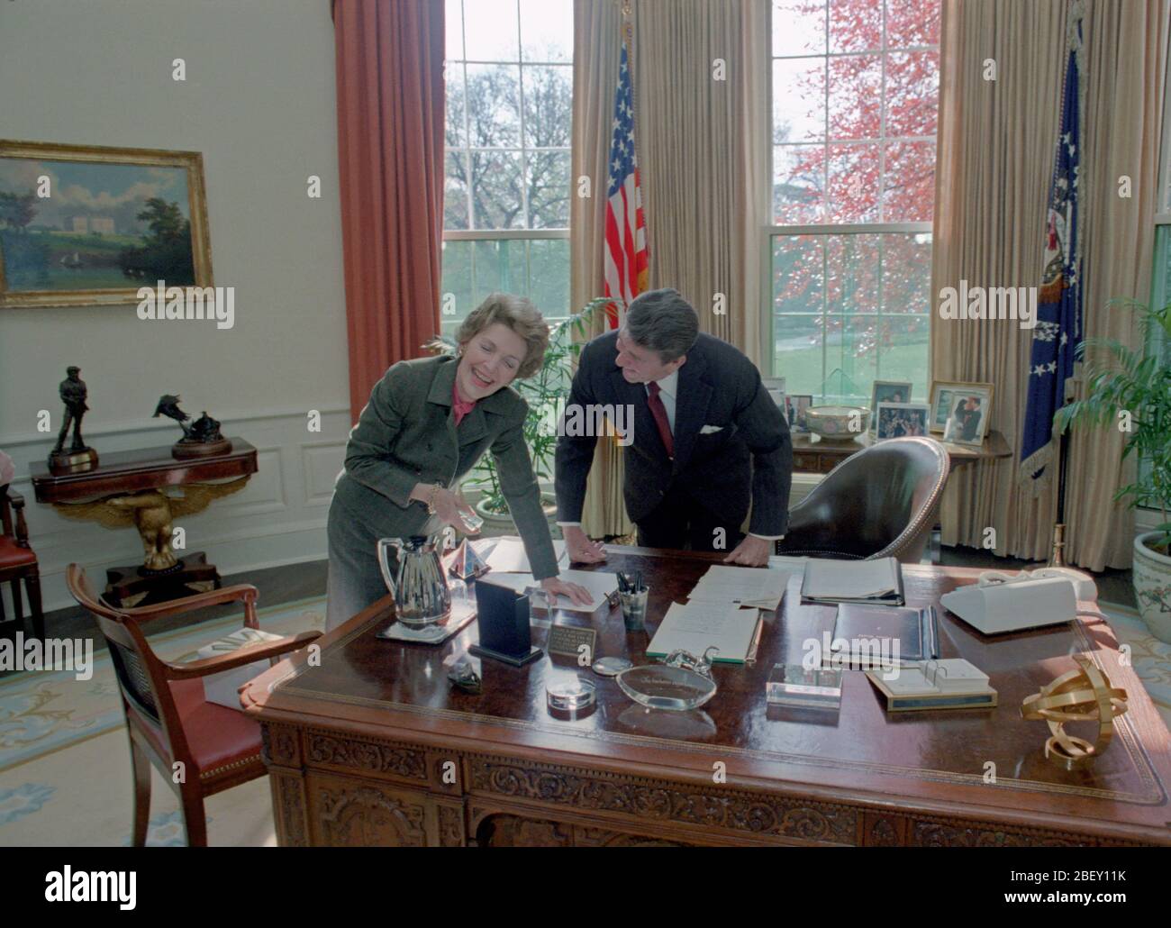 11/9/1981 President Reagan and Nancy Reagan in the Oval Office Stock Photo