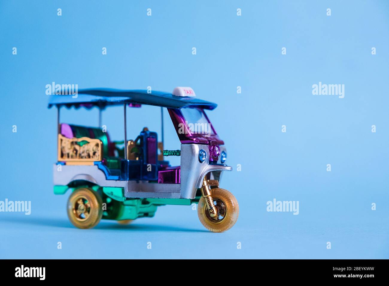 Thai Tuk Tuk Diecast Model Toy Rickshaw Auto Cab Blue color 