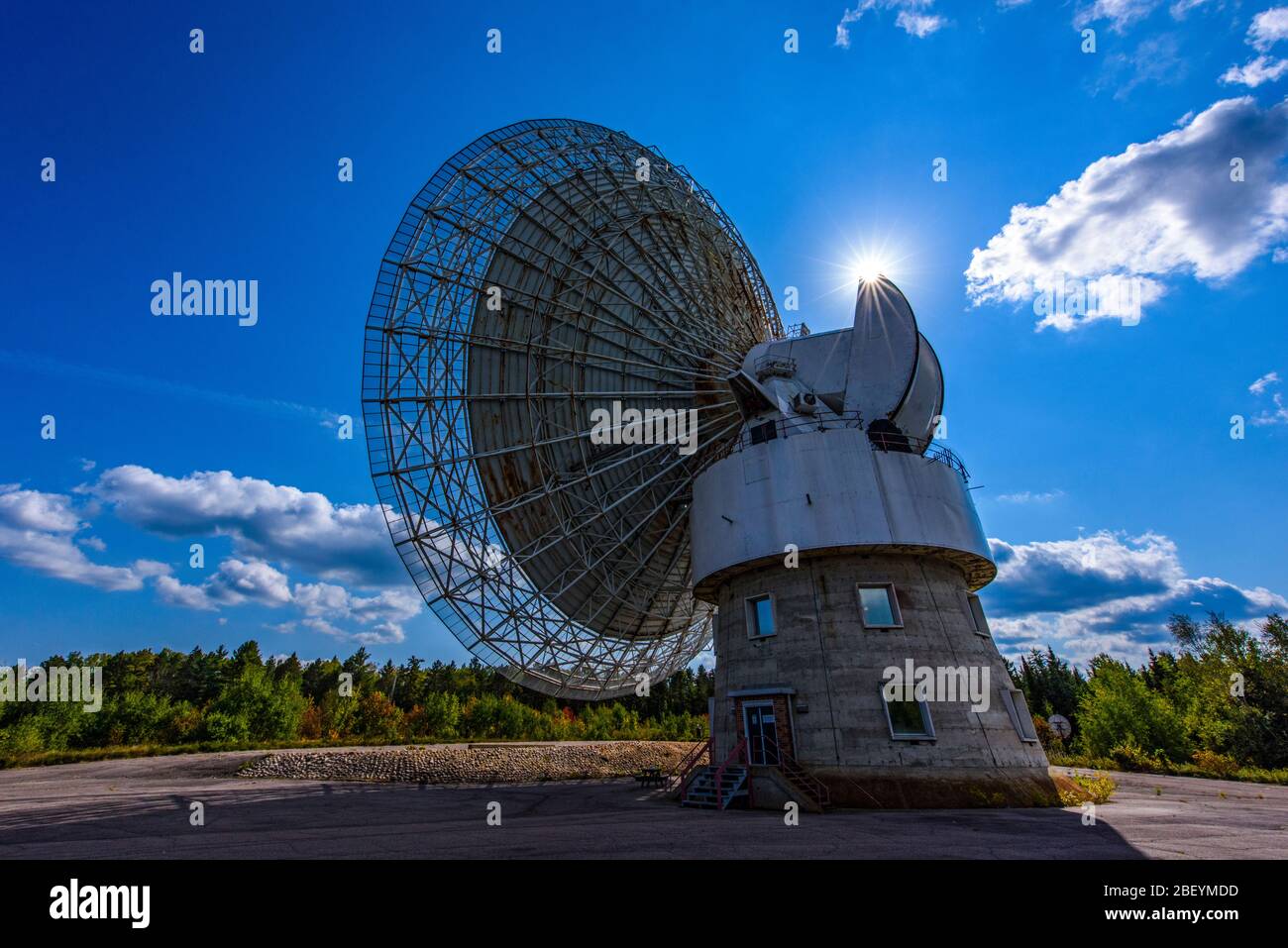 Radio telescope dish at Algonquin Radio Observatory, Algonquin Provincial Park, Nipissing Township, Ontario, Canada Stock Photo