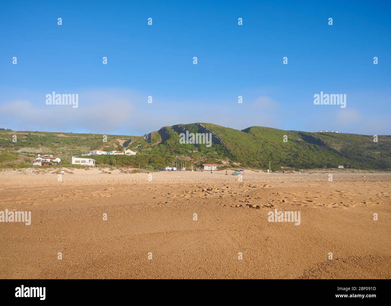 End the afternoon at praia do salgado in Famalicão da Nazaré Stock