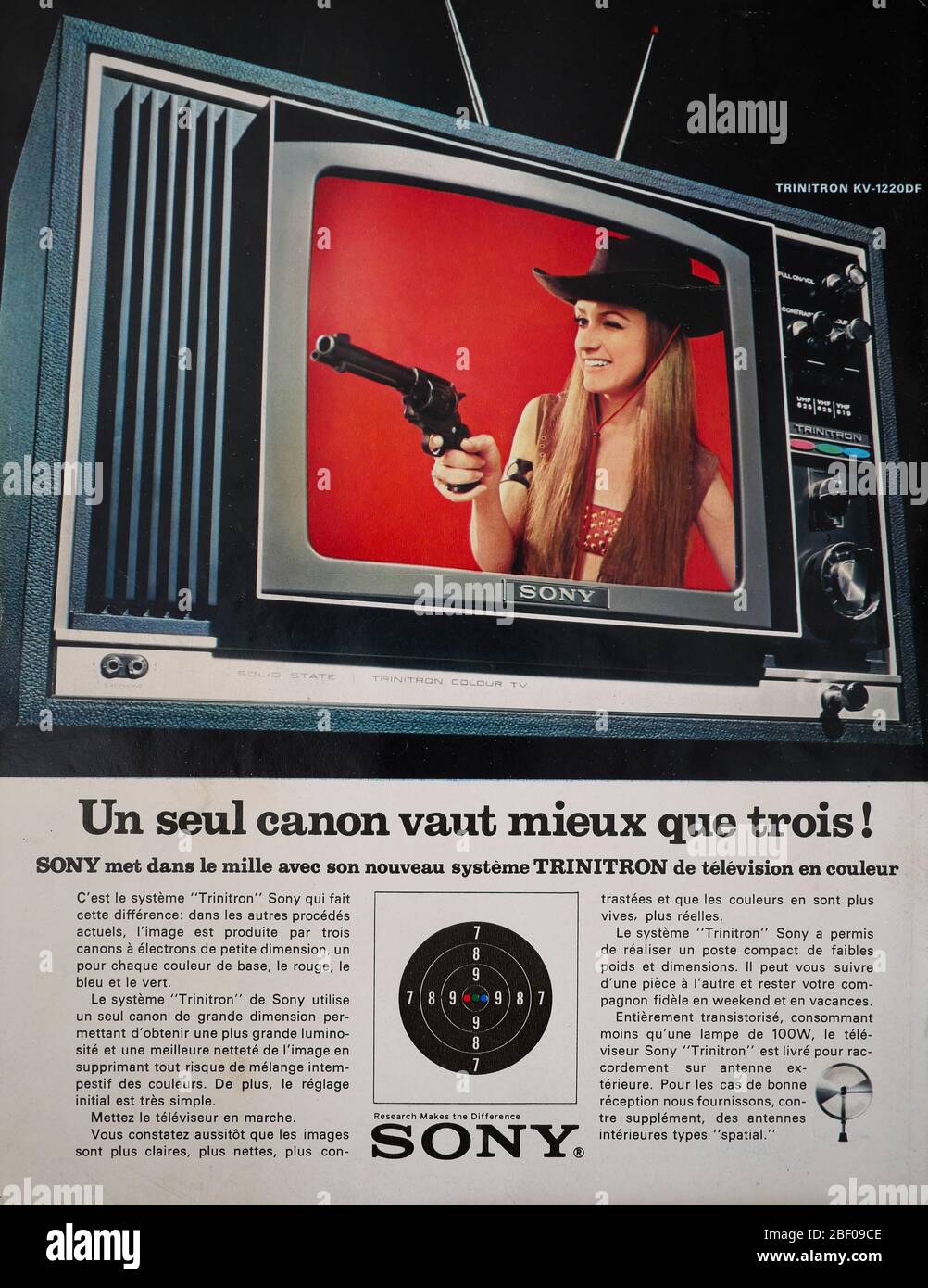 Advertisement page for Sony Trinitron TV set, published on the back cover of the French news and people magazine Paris-Match, 1971, France Stock Photo