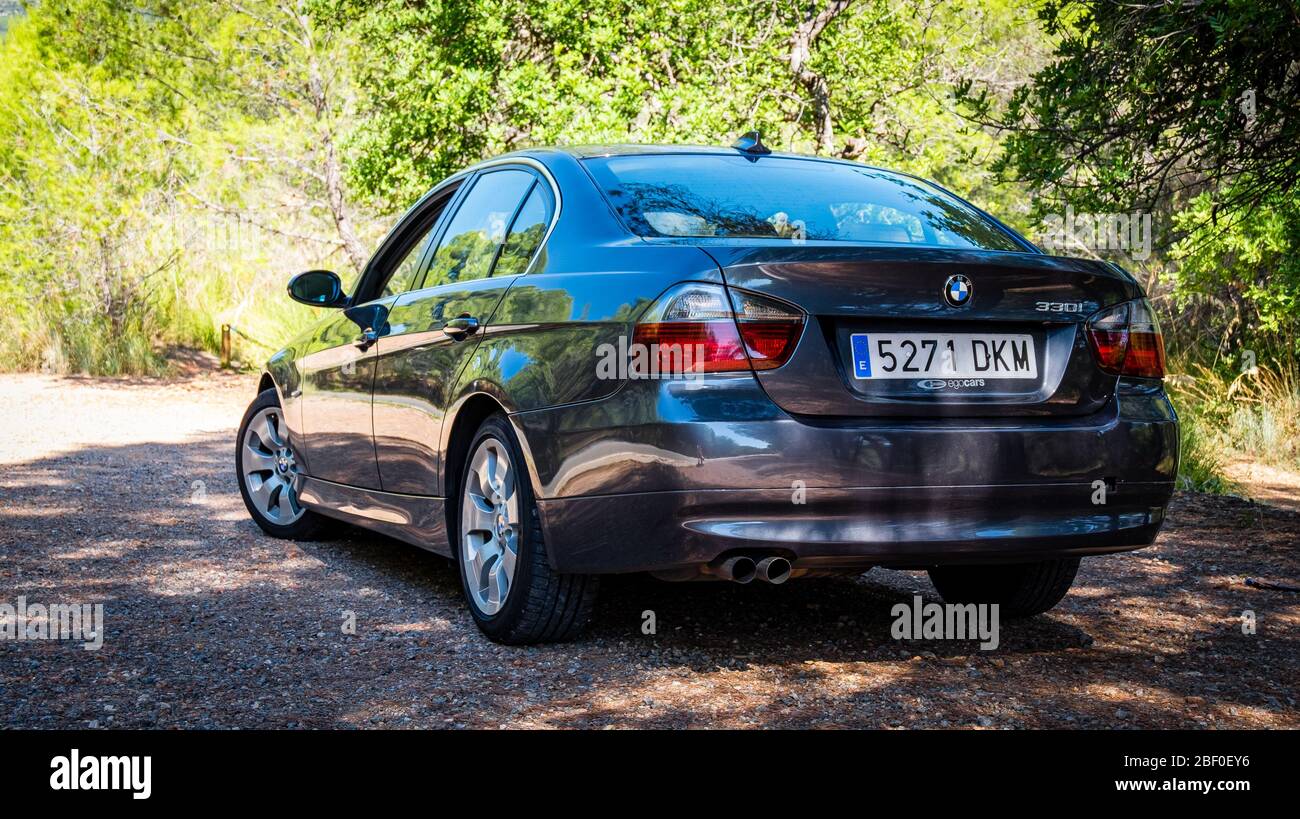 AUGUST 2017: BMW 3 series E90 330i Sparkling Graphite luxury car Stock  Photo - Alamy