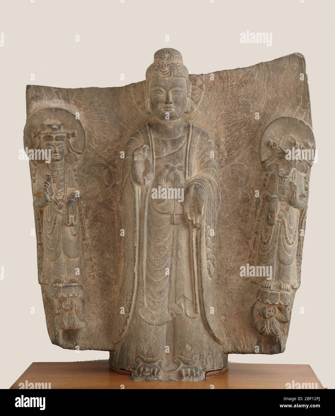 The Buddha Gautama Sakyamni Shihchia and attendant divinities. Yamanaka and Co. Stock Photo
