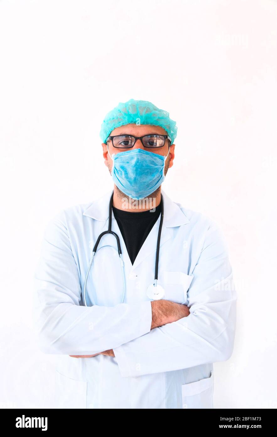 Portrait of a male surgeon wearing surgical mask hi-res stock ...