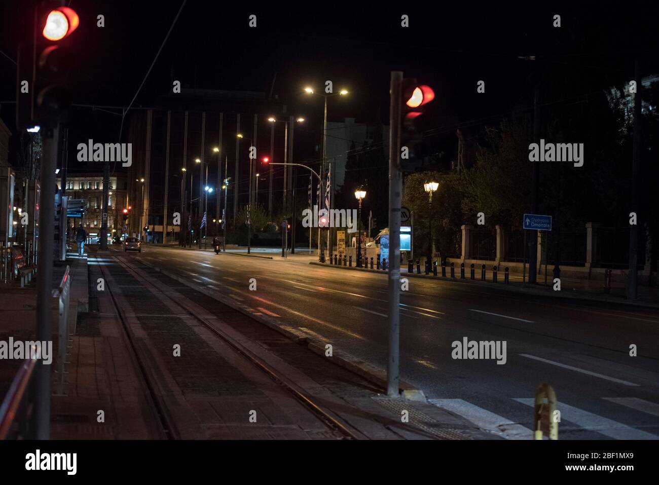 Athens, Greece. 16th Apr, 2020. Athens looks like a ghost town as people stay home and shops have been closed since March 18th. Greece on lockdown since March 22nd counts to date 2207 confirmed Covid-19 cases and 105 fatalities. Credit: Nikolas Georgiou/Alamy Live News Stock Photo