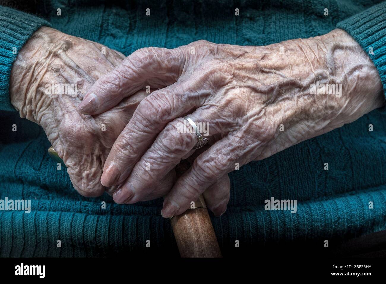 Hand arthritis cane hires stock photography and images Alamy