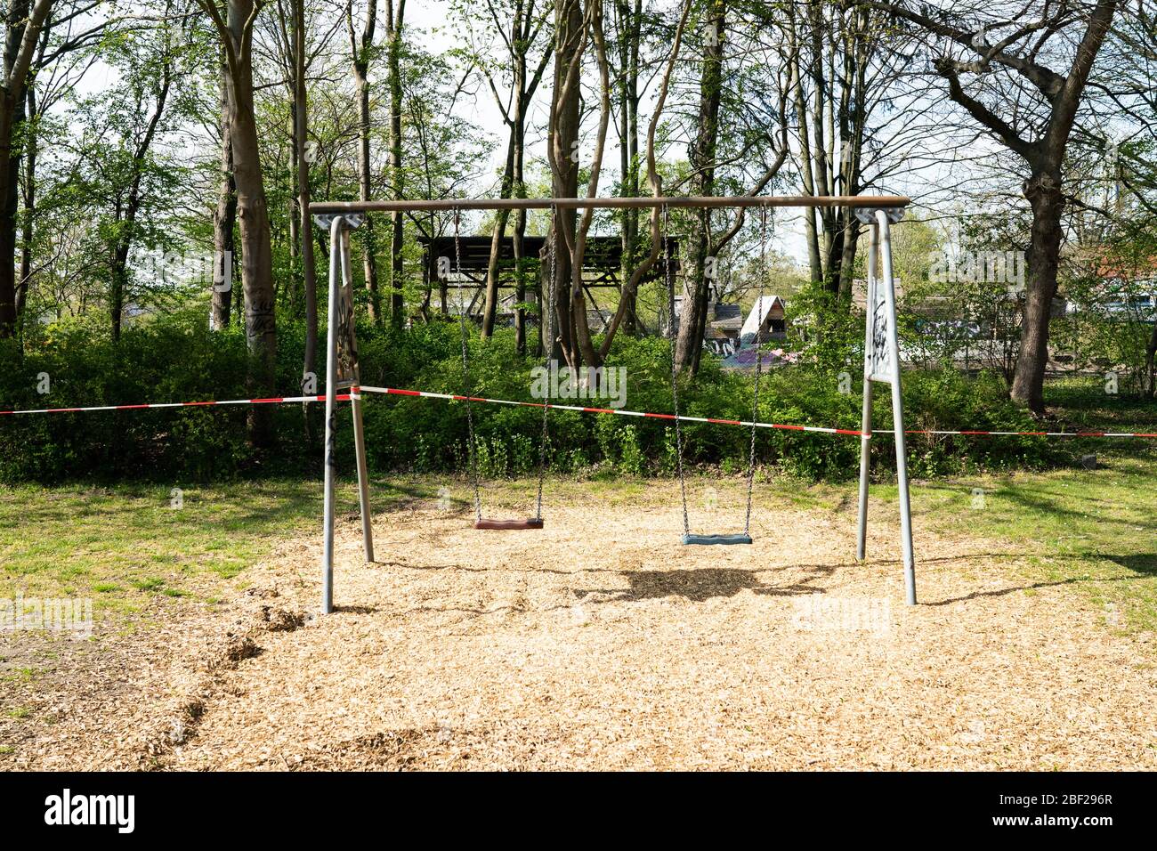 Hanover, Deutschland. 16th Apr, 2020. A closed playground. A closed playground. GES/Daily life during the corona crisis in Hanover: Amateur Sports, Germany. 04/16/2020 | usage worldwide Credit: dpa/Alamy Live News Stock Photo