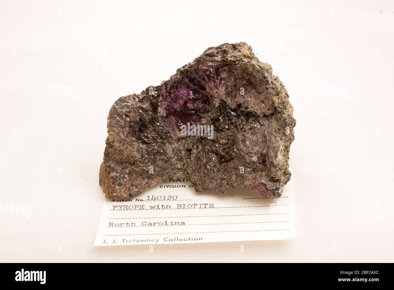 Pyrope hi-res stock photography and images - Alamy