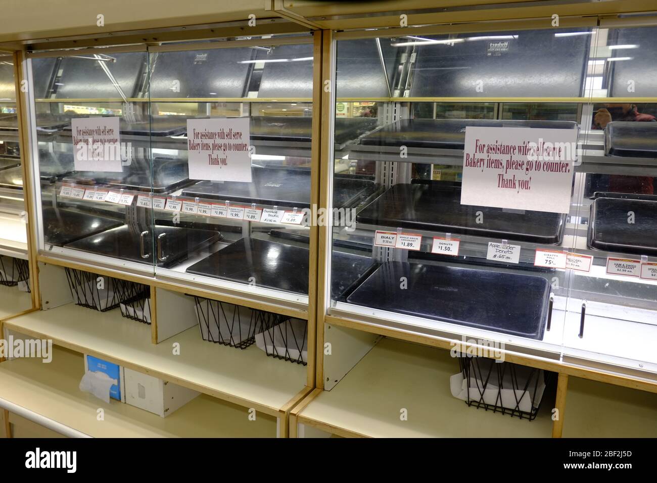 Empty supermarket shelves during Covid19 pandemic Stock Photo Alamy