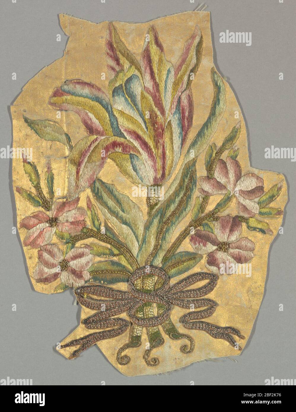 Gold painted leaves hi-res stock photography and images - Alamy