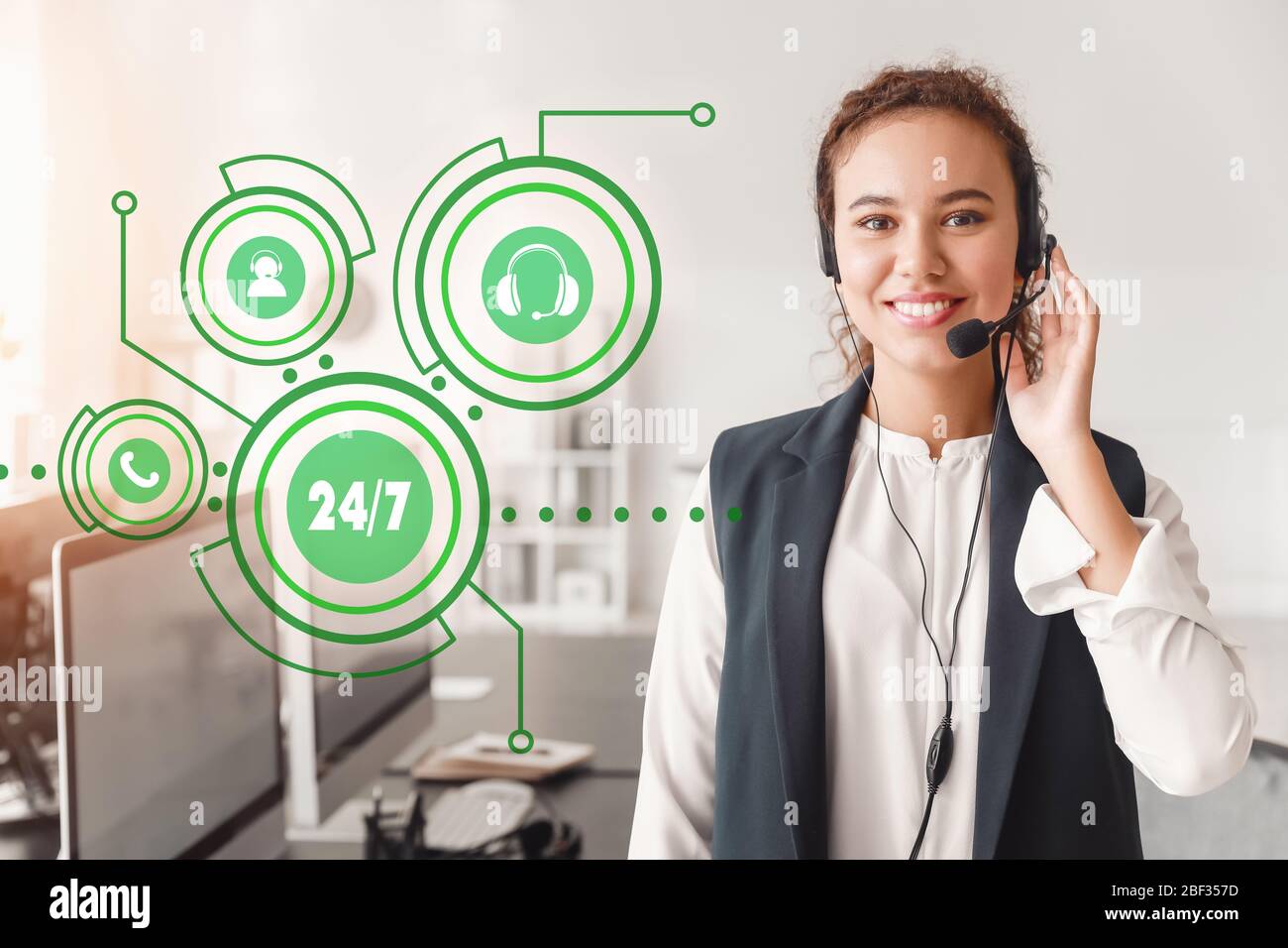 Portrait female technical support hi-res stock photography and images ...