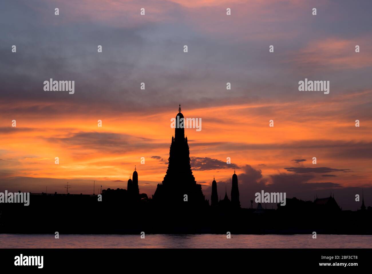 Wat Arun at sunset, Bangkok, Thailand Stock Photo