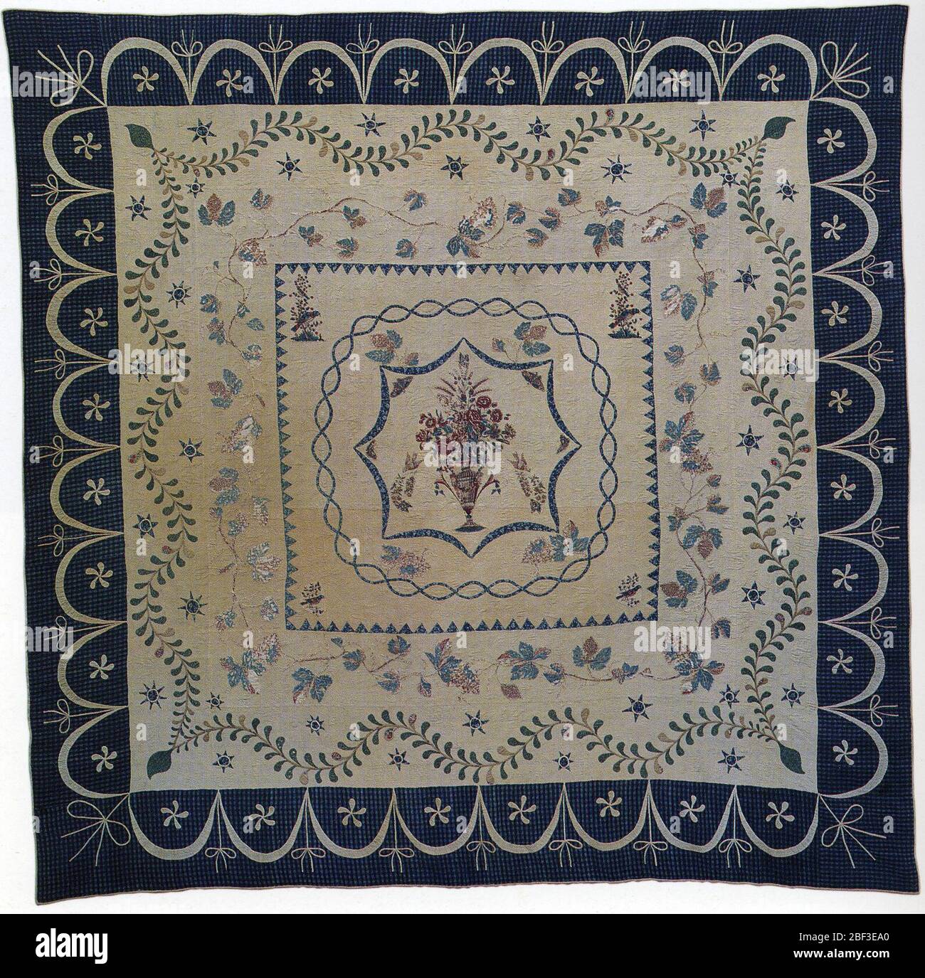 Appliqued quilt hi-res stock photography and images - Alamy