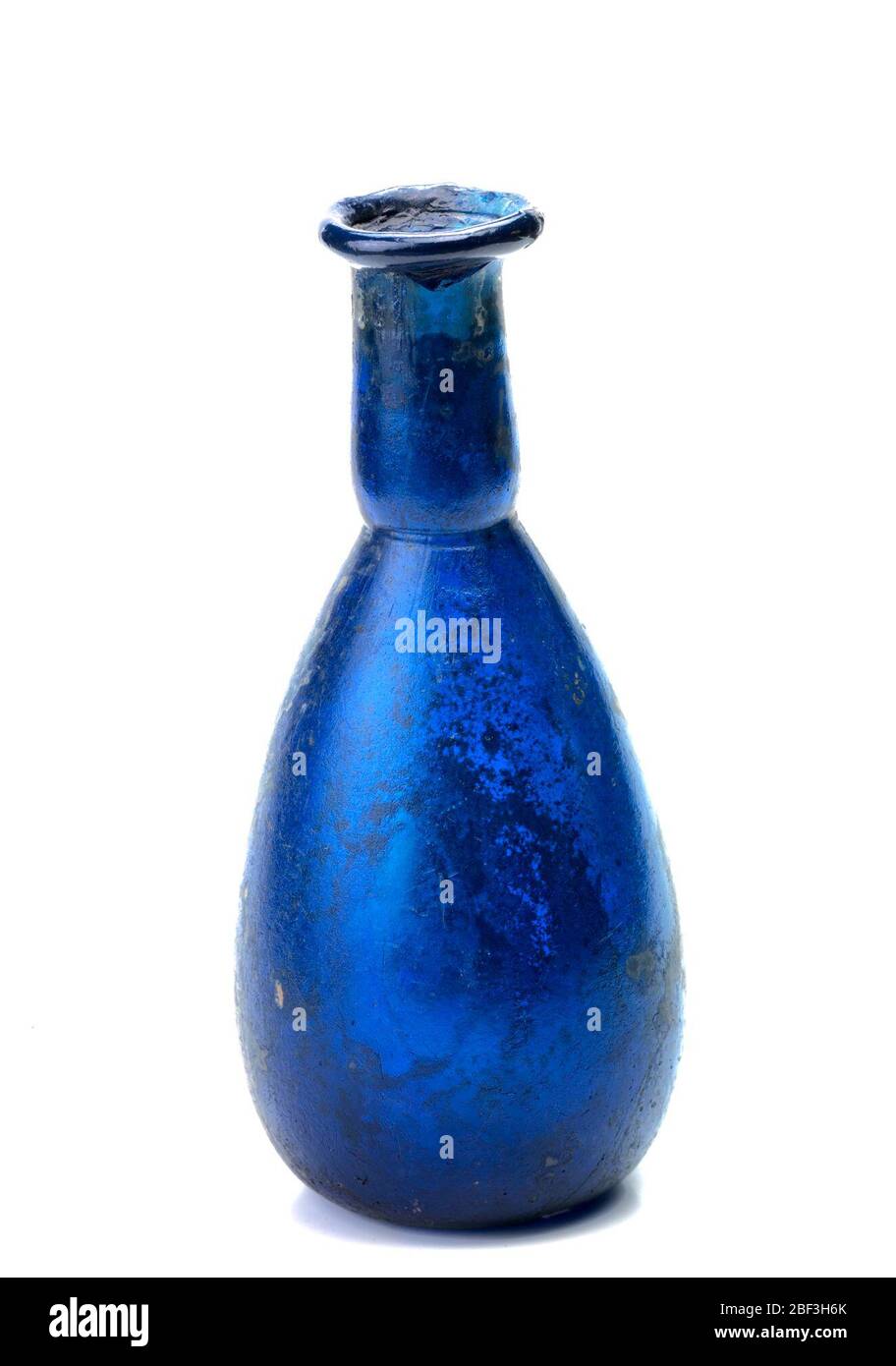 Metal vase flowers Cut Out Stock Images & Pictures - Alamy