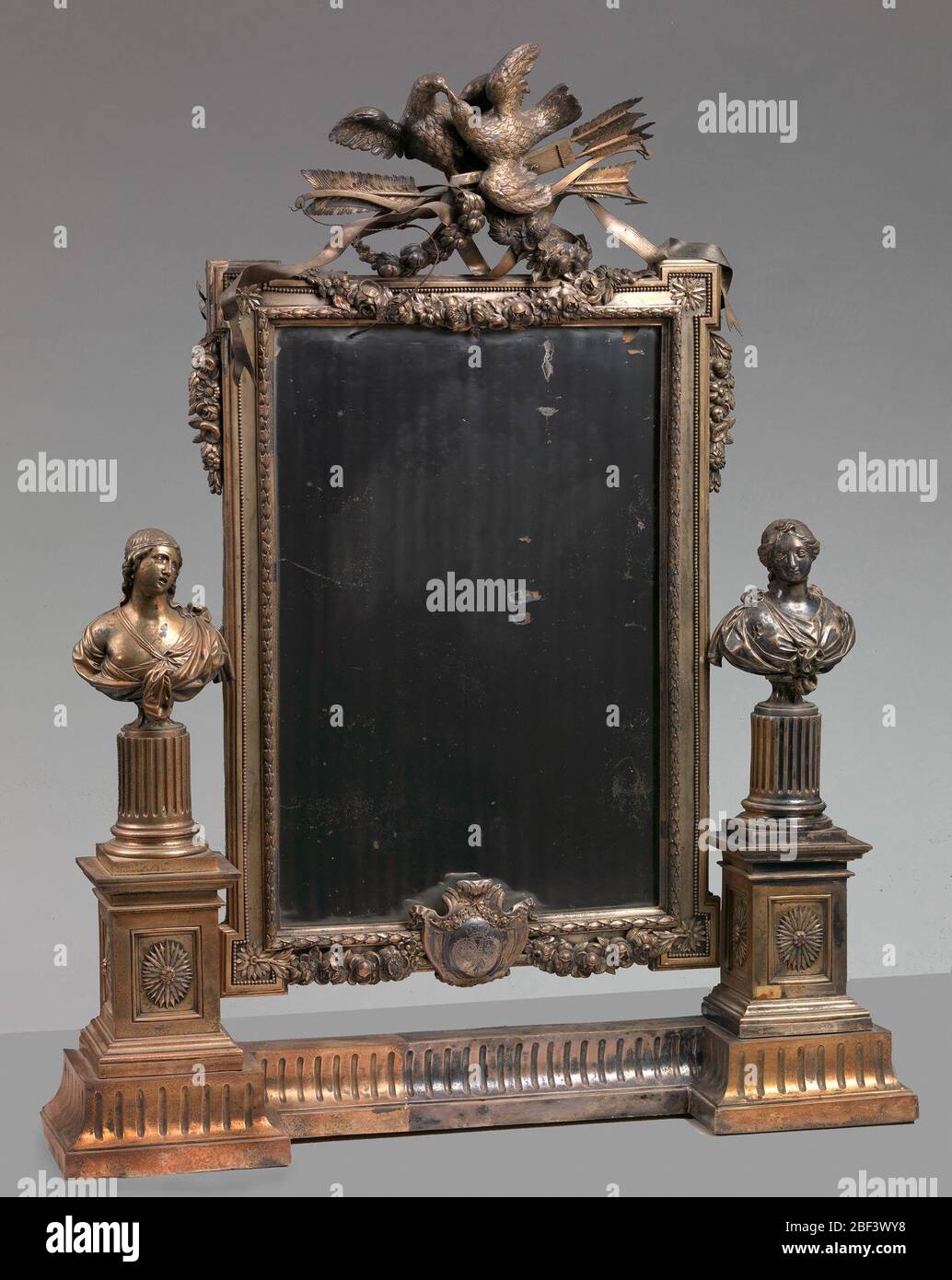 Reflective mirror art hi-res stock photography and images - Alamy