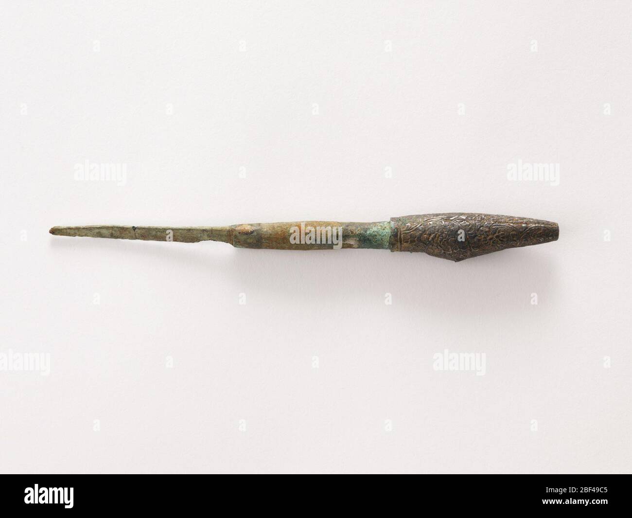 Knife blade and ornamented handle. Yamanaka and Co. Stock Photo