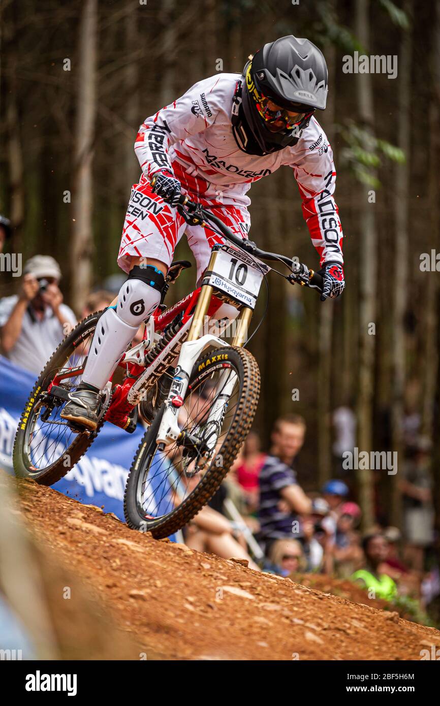PIETERMARITZBURG, SOUTH AFRICA - MARCH 18, 2012. Manon Carpenter racing for  Team Madison Saracen at the UCI Mountain Bike Downhill World Cup Stock  Photo - Alamy