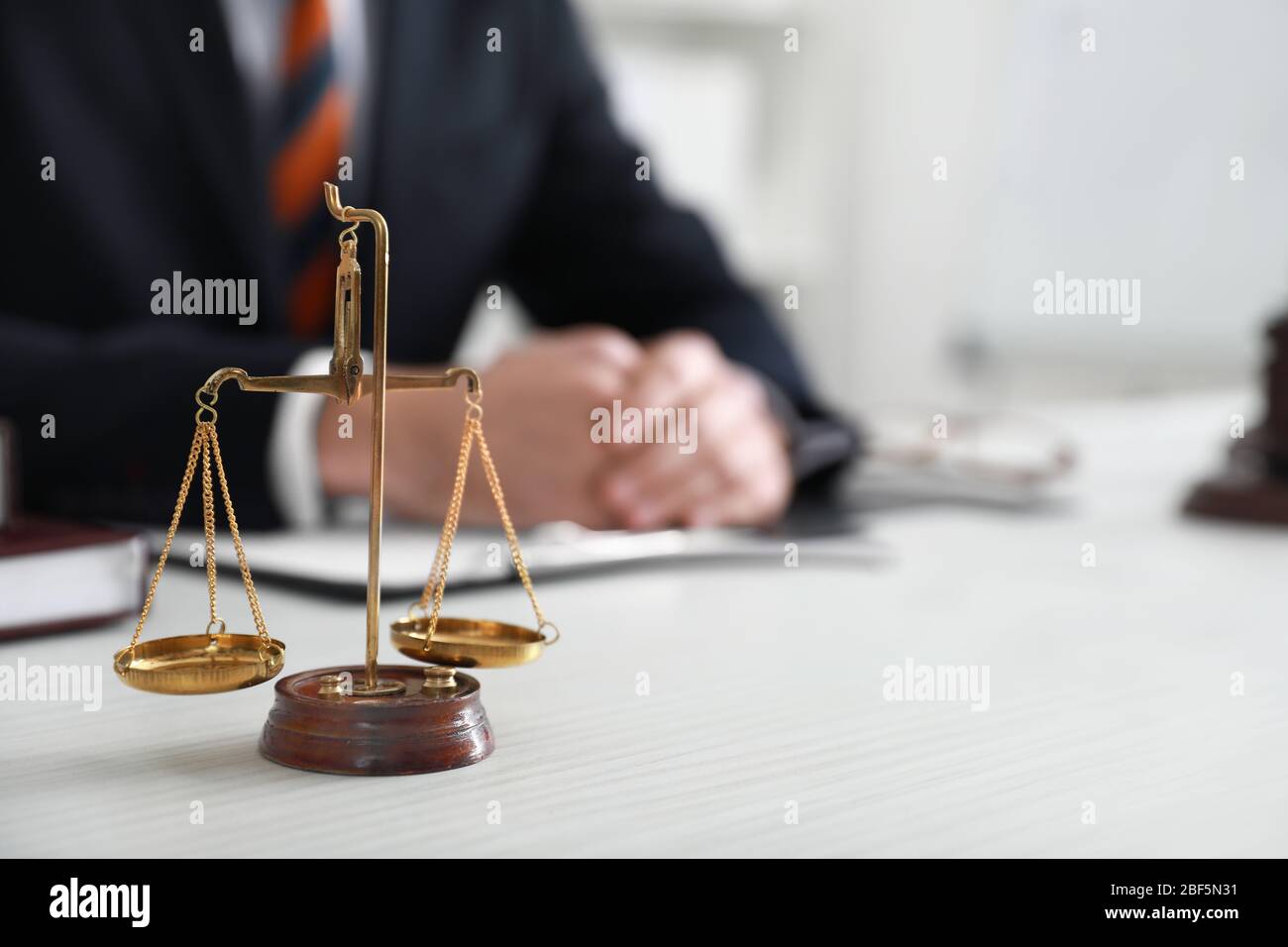 Notry Scale Scales of justice on table of notary public in office Stock Photo - Alamy